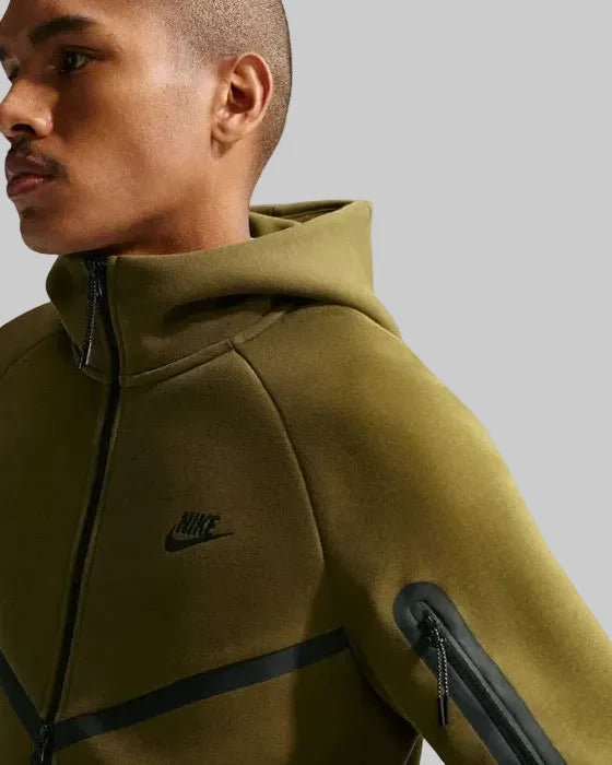 CHAQUETA NIKE TECH VERDE OLIVA