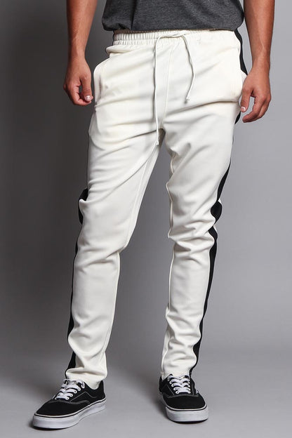 Off White/Black / Small