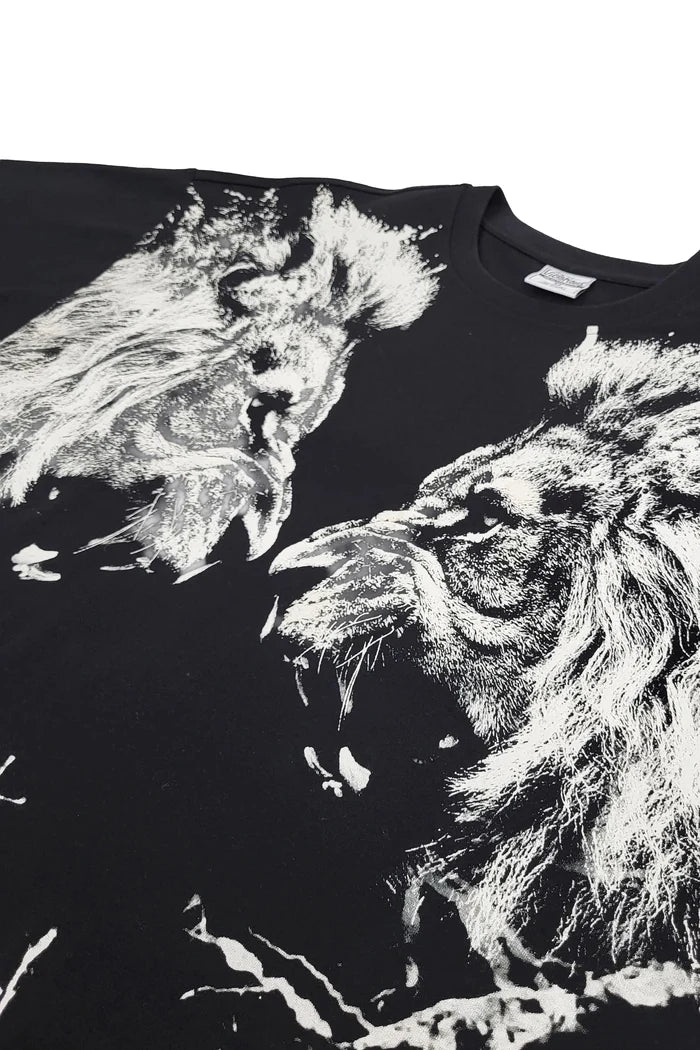 Two Lions Oversized T-shirt Victorious